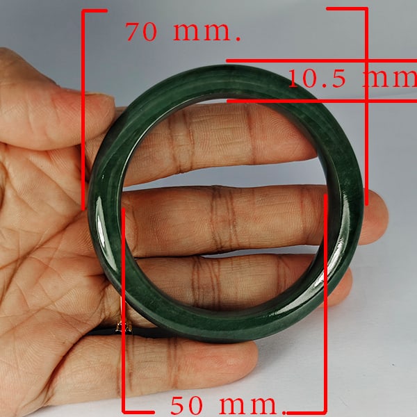 Natural Green Jade Bangle 238.12 Ct. Diameter 50 Mm Gemstone from Thailand: Product ID: 819816061 Product Name: Natural Gemstones Weight: 238.12 CT. Size: 70 x 50 x 10.5 MM. Shape: Round Color: Multi-Color Clarity:Opaque Luster: Good Gems Origin: Thailand Treatment: Unheated 