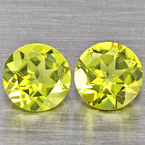Natural Green Peridot 1.11 Ct. 2 Pcs. Round Shape 5.3 Mm. Gemstones from Pakistan: Product ID: 805317603 Product Name: Natural Peridot Weight: 1.11 CT. Size: 5.3 x 5.3 x 3 MM. Shape: Round Color: Green Clarity:VSI Luster: Good Gems Origin: Pakistan Treatment: Unheated Crystal Struct