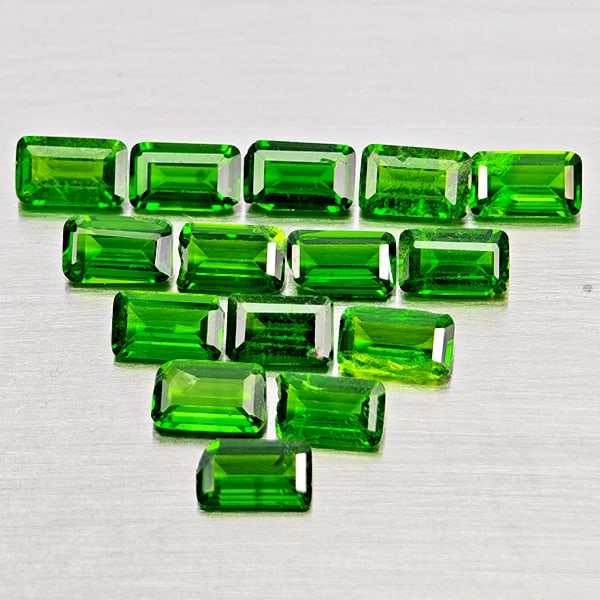 Natural Green Chrome Diopside 4.44 Ct. 15 Pcs Octagon Shape 5.1 x 3.1 Mm Gemstones From Russia: Product ID: 801608214 Product Name: Natural Chrome Diopside Weight: 4.44 CT. Size: 5.1 x 3.1 x 2.4 MM. Shape: Octagon Color: Green Clarity:VSI - SI1 Luster: Good Gems Origin: Russia Treatment: Unheate