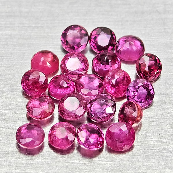 Natural Pinkish Red Ruby 1.33 Ct. 20 Pcs Round Shape 2.2 Mm Gemstones From Thailand: Product ID: 805935413 Product Name: Natural Ruby Weight: 1.33 CT. Size: 2.2 x 2.2 x 1.2 MM. Shape: Round Color: Pinkish Red Clarity:VSI - SI1 Luster: Good Gems Origin: Thailand Treatment: Heated Cryst