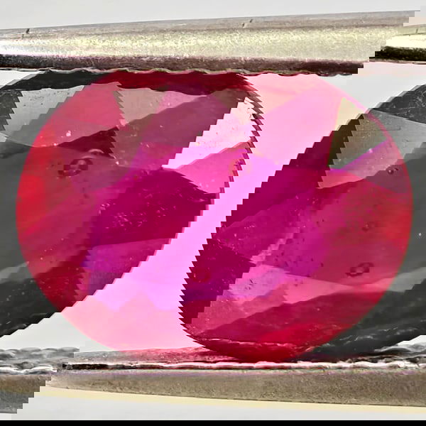 Natural Purplish Red Ruby 2.15 Ct. Oval Shape 9 x 7.2 Mm Gemstone From Madagascar (1 of 3)
