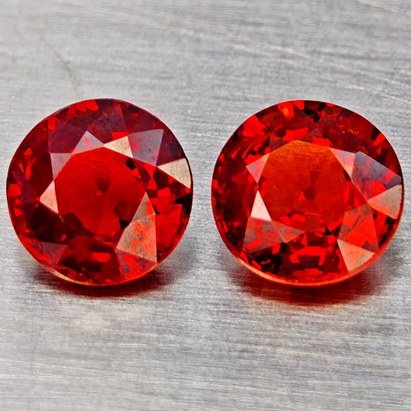 Natural Orangish Red Spessartine Garnet 1.88 Ct. 2Pcs Round Shape 5.5 Mm Gemstones From Namibia: Product ID: 802937090 Product Name: Natural Garnet Weight: 1.88 CT. Size: 5.5 x 5.5 x 3.2 MM. Shape: Round Shape Color: Orangish Red Clarity:SI1 Luster: Good Gems Origin: Namibia Treatment: Unheated C