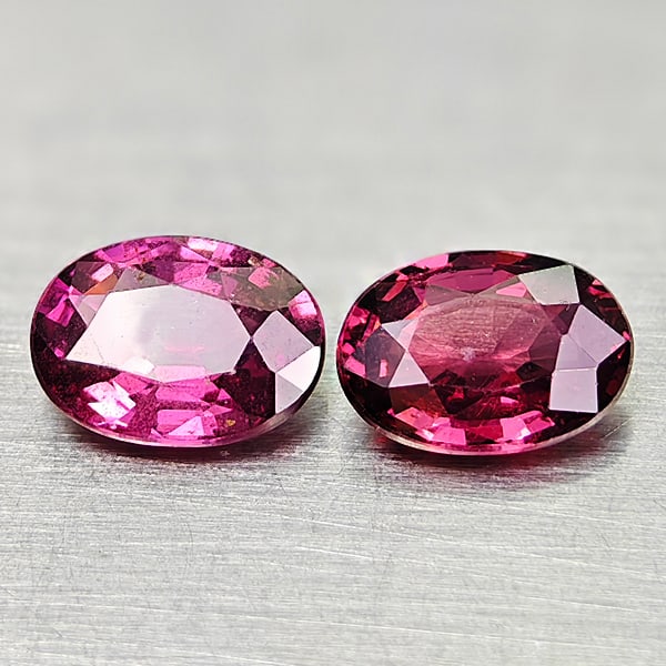 Natural Purplish Pink Rhodolite Garnet 1.85 Ct. 2 Pcs Oval Shape 7 x 5.1 Mm Gemstones From: Product ID: 802936424 Product Name: Natural Rhodolite Weight: 1.85 CT. Size: 7 x 5.1 x 3.1 MM. Shape: Oval Color: Purplish Pink Clarity:VSI Luster: Very Good Gems Origin: Madagascar Treatment: Unheate