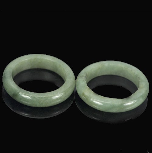 Natural White Green Jade 27.60 Ct. Round Shape 24 Mm Gemstone from Thailand: Product ID: 819809427 Product Name: Natural Jade Weight: 27.60 CT. Size: 24 x 24 MM. Shape: Round Color: White Green Clarity:Opaque Luster: Good Gems Origin: Thailand Treatment: Unheated Crystal Struc