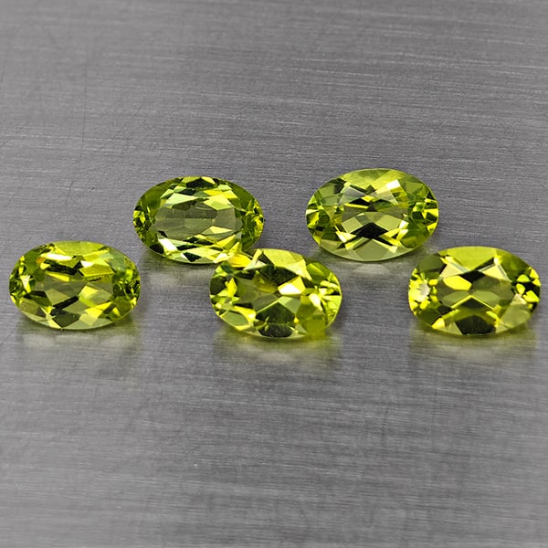 Natural Green Peridot 2.78 Ct. 5 Pcs Oval Shape 6.2 x 4.2 Mm Gemstones From Pakistan: Product ID: 805317733 Product Name: Natural Peridot Weight: 2.78 CT. Size: 6.2 x 4.2 x 3.2 MM. Shape: Oval Shape Color: Green Clarity:VSI Luster: Good Gems Origin: Pakistan Treatment: Unheated Crystal