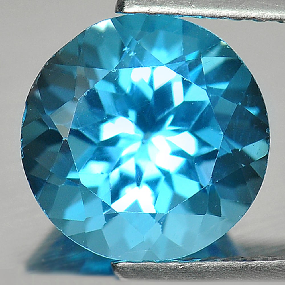 Natural Swiss Blue Topaz 2.99 Ct. Round Shape 8.9 Mm. Gemstone From Brazil: Product ID: 807157019 Product Name: Natural Blue Topaz Weight: 2.99 CT. Size: 8.9 x 8.9 x 5.8 MM. Shape: Round Color: Swiss Blue Clarity:VSI Luster: Good Gems Origin: Brazil Treatment: Treated Crystal