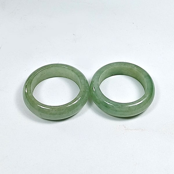 Natural White Green Jade 34.30 Ct. 2 Pcs Round Cabochon Ring Size 6.5: Product ID: 818102659 Product Name: Natural Jade Weight: 34.30 CT. Size: 23 x 17 x 3 MM. Shape: Caving Color: Green White Clarity:Opaque Luster: Good Gems Origin: Thailand Treatment: Unheated Crystal