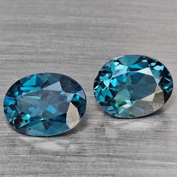 Natural London Blue Topaz 4.01 Ct. 2 Pcs Oval Shape 9 x 6.8 Mm Gemstones From Brazil: Product ID: 807168934 Product Name: Natural Blue Topaz Weight: 4.01 CT. Size: 9 x 6.8 x 4.7 MM. Shape: Oval Color: London Blue Clarity:SI1 Luster: Good Gems Origin: Brazil Treatment: Treated Crystal S