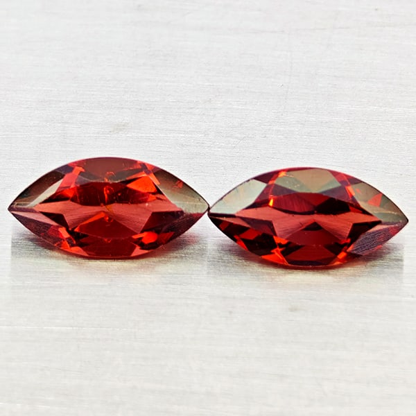 Natural Orangish Red Garnet 2.61 Ct. 2 Pcs Marquise Shape 5.1 x 10 Mm Gemstones From Tanzania: Product ID: 802936980 Product Name: Natural Garnet Weight: 2.61 CT. Size: 5.1 x 10 x 3.4 MM. Shape: Marquise Shape Color: Orangish Red Clarity:VVS - VSI Luster: Good Gems Origin: Tanzania Treatment: U