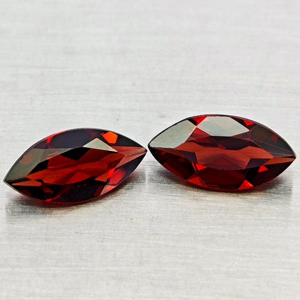 Natural Orangish Red Garnet 2.41 Ct. 2Pcs Marquise Shape Gemstones From Tanzania: Product ID: 802936977 Product Name: Natural Garnet Weight: 2.41 CT. Size: 5 x 10 x 2.8 to 5.1 x 10.1 x 3.5 MM. Shape: Marquise Shape Color: Orangish Red Clarity:VVS - VSI Luster: Good Gems Origin: Tan
