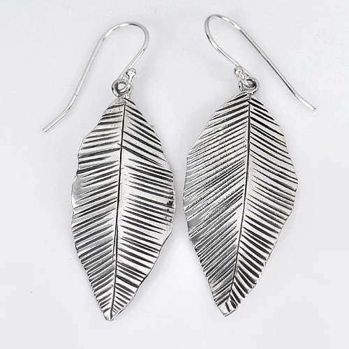 925 Sterling Silver Earrings Jewelry 4.94 Grams Beautiful Leaf Design: Product ID: 205101189 Product Type: 925 Sterling Silver Fine Jewelry Jewelry Weight: 4.94 Grams. Gemstones Color: Silver Metal: Solid Silver 92.5%. Gemstone Detail: About 4.94 Grams. At Your Service: