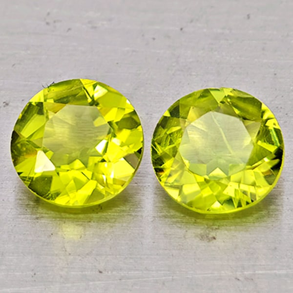 Natural Green Peridot 1.42 Ct. 2 Pcs Round Shape 6 Mm Gemstones from Pakistan: Product ID: 805317472 Product Name: Natural Rhodolite Weight: 1.42 CT. Size: 6 x 6 x 3.1 MM. Shape: Round Color: Green Clarity:VSI Luster: Good Gems Origin: Pakistan Treatment: Unheated Crystal Struct