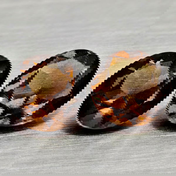 Natural Smokey Color Quartz 1.02 Ct. 2 Pcs Round Shape 5.4 Mm Gemstones From Brazil: Product ID: 805529912 Product Name: Natural Quartz Weight: 1.02 CT. Size: 5.4 x 5.4 x 3.4 MM. Shape: Round Color: Smokey Clarity:VSI Luster: Good Gems Origin: Brazil Treatment: Unheated Crystal Struct