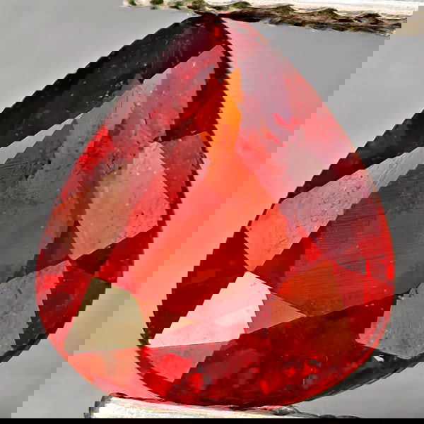 Natural Orangish Red Spessartine Garnet 1.29 Ct. Pear Shape 7.3 x 6.5 Mm Gemstones From Namibia (1 of 3)