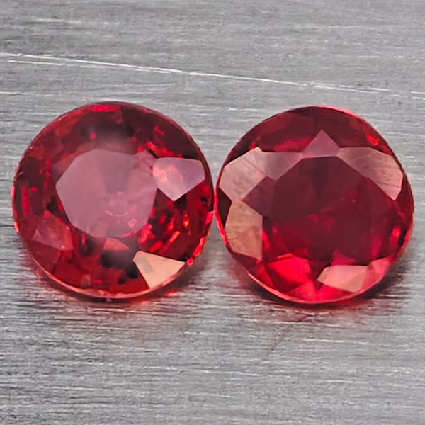 Natural Orangish Red Songea Sapphire 0.51 Ct. 2 Pcs Round Shape 3.3 Mm Gemstones from Tanzania (1 of 3)