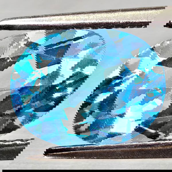 Natural Swiss Blue Topaz 2.14 Ct. Oval Shape 9.2 x 7 Mm Gemstone From Brazil: Product ID: 807168141 Product Name: Natural Blue Topaz Weight: 2.14 CT. Size: 9.2 x 7 x 4.4 MM. Shape: Oval Shape Color: Swiss Blue Clarity:VSI - SI1 Luster: Good Gems Origin: Brazil Treatment: Treate