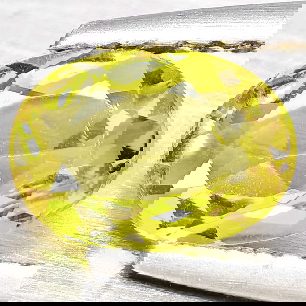 Natural Yellow Beryl 0.64 Ct. Oval Shape 7.4 x 5.3 Mm Gemstone from Brazil: Product ID: 801102747 Product Name: Natural Beryl Weight: 0.64 CT. Size: 7.4 x 5.3 x 2.8 MM. Shape: Oval Color: Yellow Clarity:VSI Luster: Good Gems Origin: Brazil Treatment: Unheated Crystal Structur