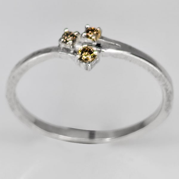 925 Sterling Silver Ring Jewelry 0.84 Grams With Natural Diamond 0.07 Ct. Size 5: Product ID: 502100663 Product Type: 925 Sterling Silver Fine Jewelry Jewelry Weight: 0.84 Grams. Gemstones Color: Champagne Metal: Solid Silver 92.5%. Gemstone Detail: Diamond At Your Service: At Trea
