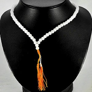Natural White Quartz Beads Necklace 175.00 Ct. Unheated Gemstone Length 12 Inch.: Product ID: 808001862 Product Name: Natural Quartz Weight: 175.00 CT. Size: Length 12 Inch. MM. Shape: Round Cabochon Color: White Clarity:Opaque Luster: Good Gems Origin: Thailand Treatment: Unheated