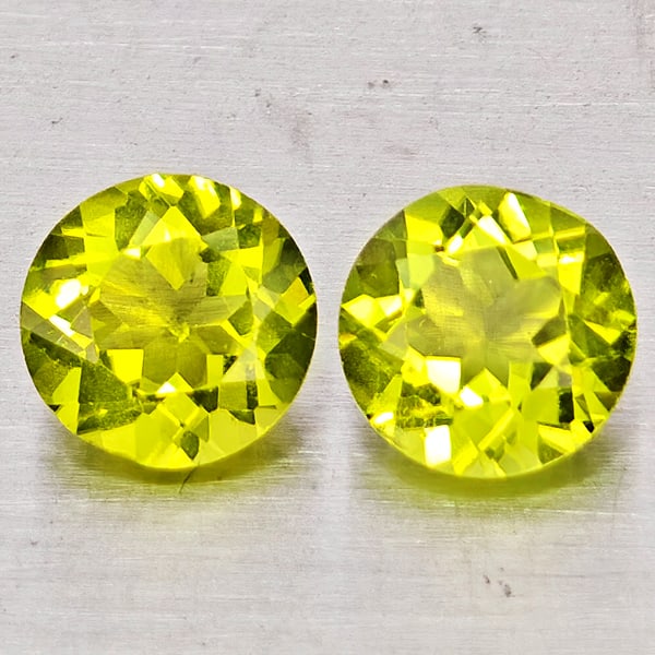 Natural Green Peridot 1.69 Ct. 2 Pcs Round Shape 6 Mm Gemstones from Pakistan: Product ID: 805317460 Product Name: Natural Rhodolite Weight: 1.69 CT. Size: 6 x 6 x 3.5 MM. Shape: Round Color: Green Clarity:VSI Luster: Good Gems Origin: Pakistan Treatment: Unheated Crystal Struct