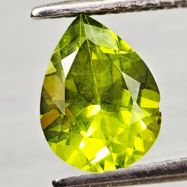 Natural Green Peridot 1.77 Ct. Pear Shape 9.1 x 6.9 Mm Gemstone From Pakistan (1 of 3)