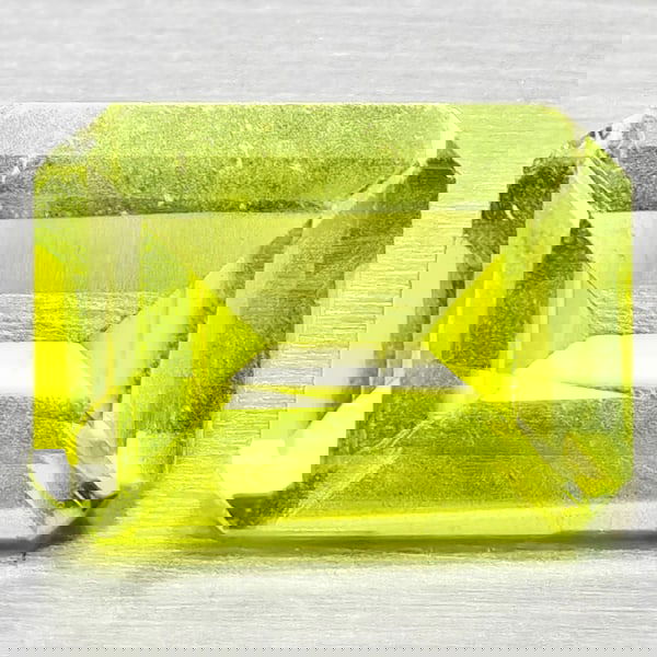 Natural Green Peridot 1.20 Ct. Octagon Shape 7.9 x 5.9 Mm Gemstone From Pakistan (1 of 3)