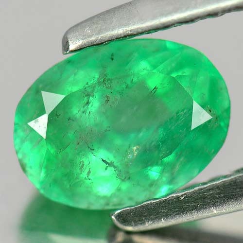 Natural Green Emerald 0.73 Ct. Oval Shape 7.1 x 5.3 Mm. Gemstone From Columbia (1 of 3)