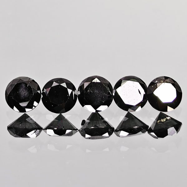 Natural Black Loose Diamond 1.04 Ct. 5 Pcs Round Diamond Cut 3.6 Mm: Product ID: 502100209 Product Name: Natural Natural Diamond Weight: 1.04 CT. Size: 3.6 x 3.6 x 2.3 MM. Shape: Round Diamond Cut Color: black Clarity:Opaque Luster: Good Gems Origin: Belgium Treatment: