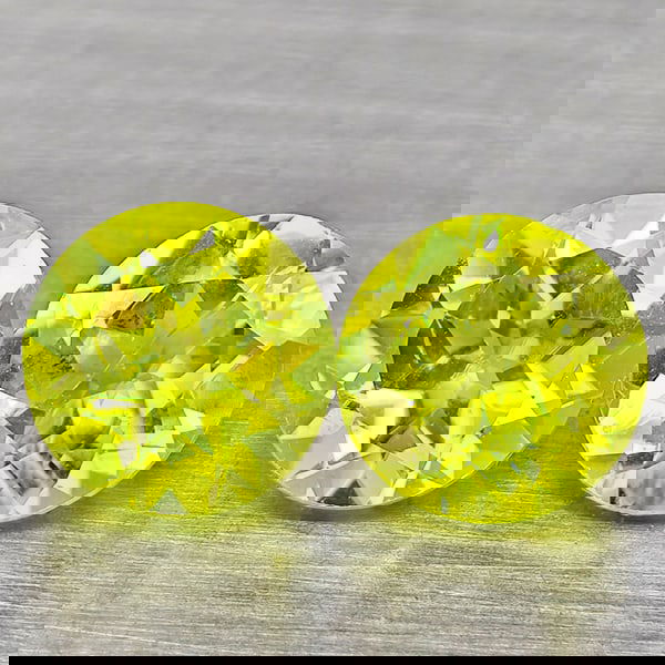 Natural Green Peridot 1.33 Ct. 2 Pcs. Round Shape 5.2 Mm. Gemstones from Pakistan: Product ID: 805317662 Product Name: Natural Peridot Weight: 1.33 CT. Size: 5.2 x 5.2 x 3.2 MM. Shape: Round Color: Green Clarity:VSI Luster: Good Gems Origin: Pakistan Treatment: Unheated Crystal Stru