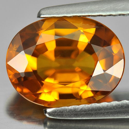Certified Natural Yellow Sapphire 3.19 Ct. VVS Oval Shape 7.68 x 9.87 Mm. Gemstone From Thailand (1 of 4)