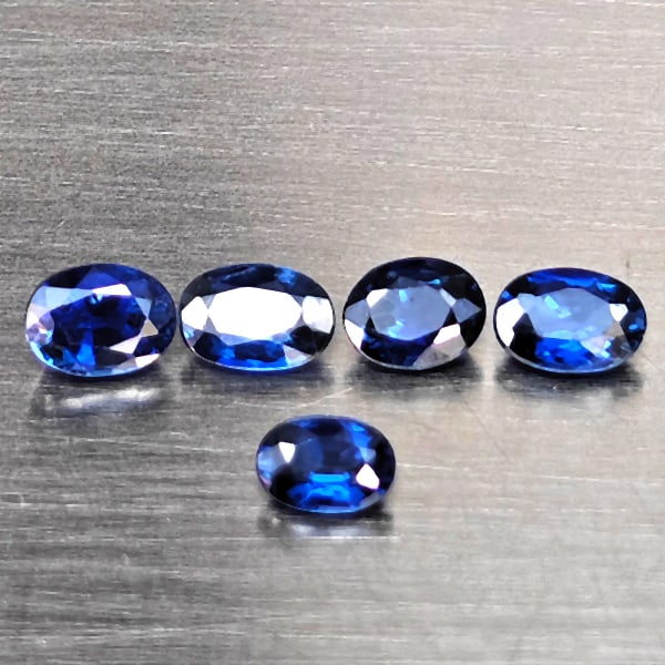 Natural Blue Sapphire 0.56 Ct. 5 Pcs Oval Shape 3.3 x 2.3 Mm Gemstone From Madagascar: Product ID: 806012384 Product Name: Natural Blue Sapphire Weight: 0.56 CT. Size: 3.3 x 2.3 x 1.5 MM. Shape: Oval Color: Blue Clarity:SI1 Luster: Good Gems Origin: Madagascar Treatment: Heated Crystal
