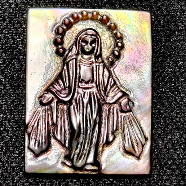 Natural Multi Color Seashell Pearl 3.34 Ct. Woman Carving Shape 16 x 12 Mm Gemstone From Thailand: Product ID: 805206446 Product Type: 925 Sterling Silver Fine Jewelry Jewelry Weight: 3.34 Grams. Gemstones Color: Multi-Color Metal: Solid Silver 92.5%. Gemstone Detail: Sea Shell At Your Service: At