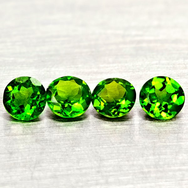 Natural Green Chrome Diopside 1.46 Ct. 4 Pcs. Round Shape 4.6 Mm. Gemstones (1 of 3)