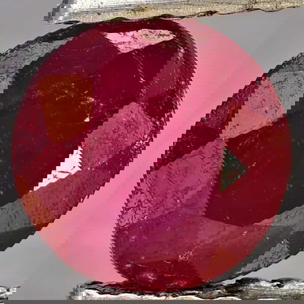 Natural Pinkish Red Ruby 0.92 Ct. Round Shape 5.8 Mm Gemstone From Madagascar (1 of 3)