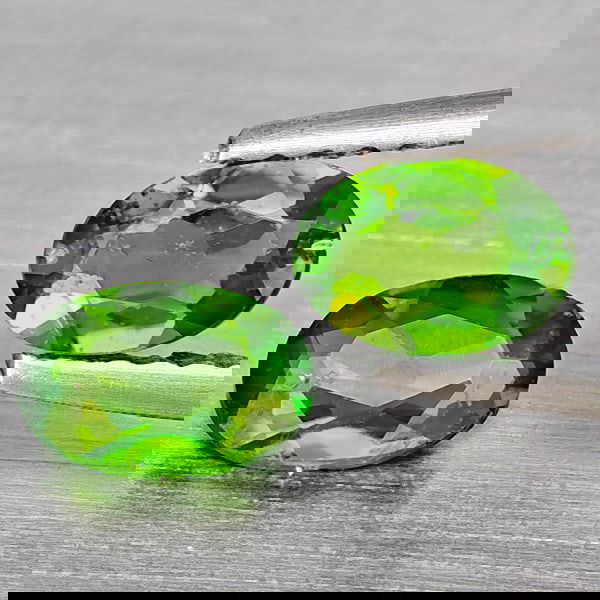 Natural Green Chrome Diopside 0.85 Ct. 2 Pcs Oval Shape 6.2 x 4.2 Mm Gemstones From Russia (1 of 3)