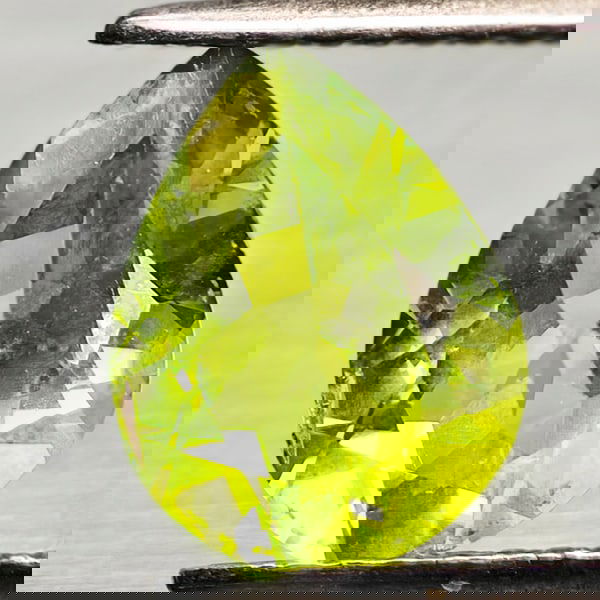Natural Green Peridot 1.52 Ct. Pear Shape 9.1 x 7.1 Mm Gemstone From Pakistan (1 of 3)