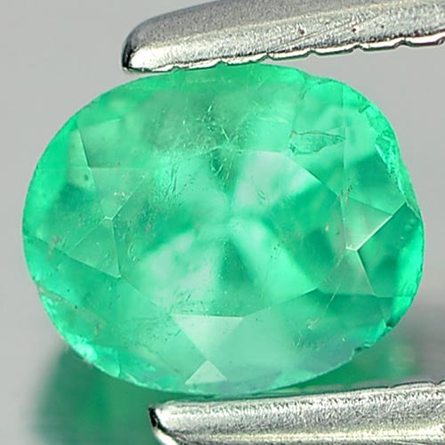Natural Green Emerald 0.45 Ct. Oval Shape 5.2 x 4.4 Mm. Gemstone From Columbia (1 of 3)