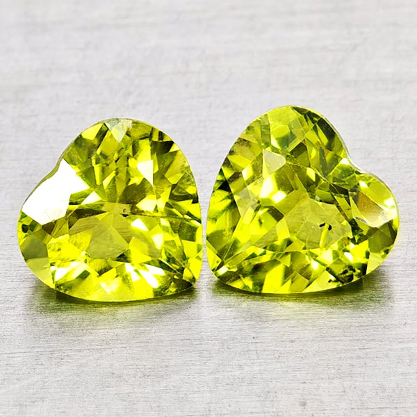 Natural Green Peridot 1.59 Ct. 2 Pcs Heart Shape 6 x 6 Mm Gemstones From Pakistan: Product ID: 805317293 Product Name: Natural Peridot Weight: 1.59 CT. Size: 6 x 6 x 3.7 MM. Shape: Heart Shape Color: Green Clarity:VSI - SI1 Luster: Good Gems Origin: Pakistan Treatment: Unheated Crys