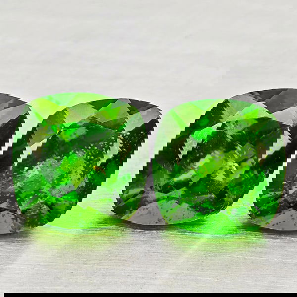 Natural Green Chrome Diopside 1.27 Ct. 2 Pcs Cushion Shape 5.1 Mm Gemstones From Russia (1 of 3)