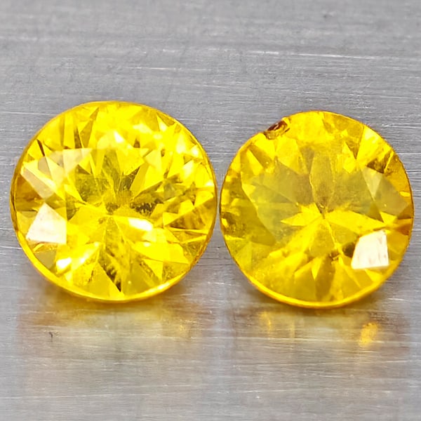 Natural Yellow Sapphire 0.65 Ct. 2 Pcs Round Diamond Cut 3.9 Mm Gemstones From Thailand (1 of 3)