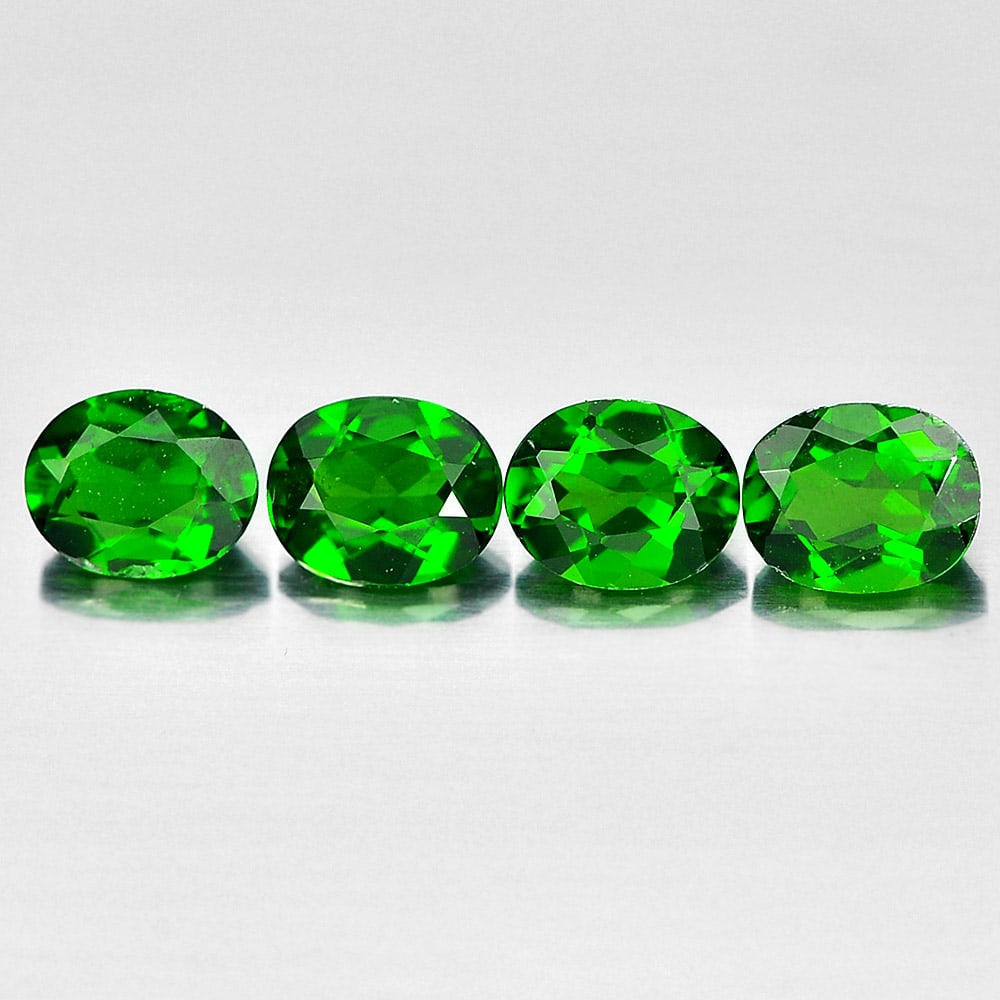 Natural Chrome Diopside Green 1.67 Ct. 4 Pcs. Oval Shape 5.2 x 4.2 Mm. Gemstones (1 of 3)