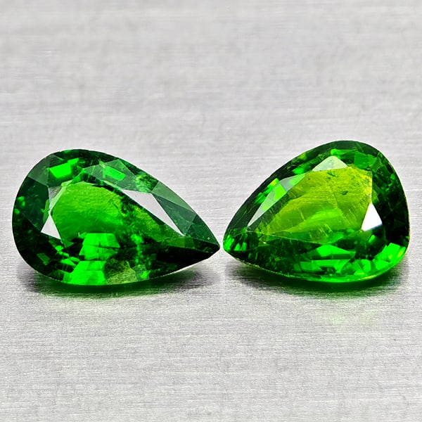 Natural Green Chrome Diopside 0.78 Ct. 2 Pcs Pear Shape 6.4 x 4.2 Mm Gemstone From Russia (1 of 3)