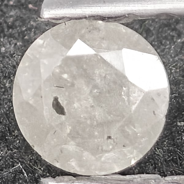 Natural White Loose Diamond 0.23 Ct. Round Diamond Cut 4 Mm: Product ID: 502100540 Product Name: Natural Natural Diamond Weight: 0.23 CT. Size: 4 x 4 x 2.5 MM. Shape: Round Diamond Cut Color: White Clarity:SI1 Luster: Good Gems Origin: Belgium Treatment: Treate