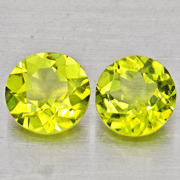 Natural Green Peridot 1.62 Ct. 2 Pcs Round Shape 6.1 Mm Gemstones from Pakistan (1 of 3)