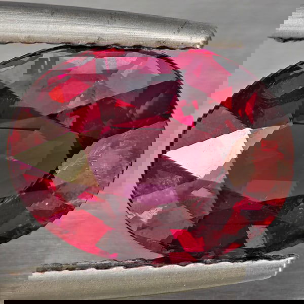 Natural Purplish Pink Rhodolite Garnet 2.50 Ct. Oval Shape 9.7 x 7.6 Mm Gemstone From Madagascar (1 of 3)