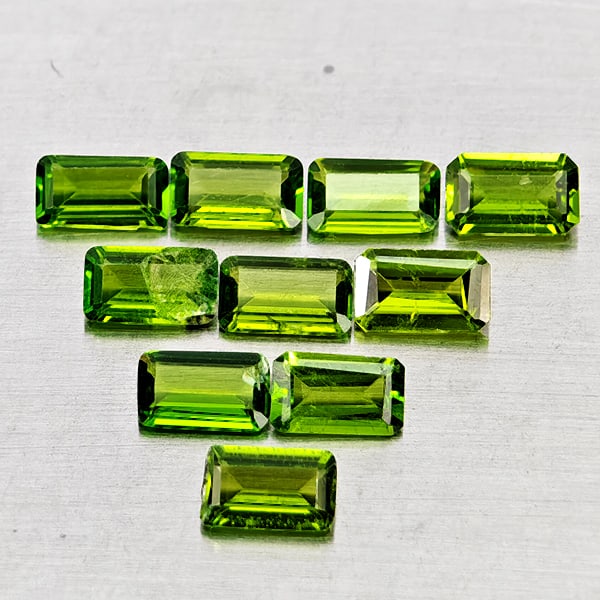 Natural Green Chrome Diopside 2.63 Ct. 10 Pcs Octagon Shape 5.2 x 3.4 Mm (1 of 3)