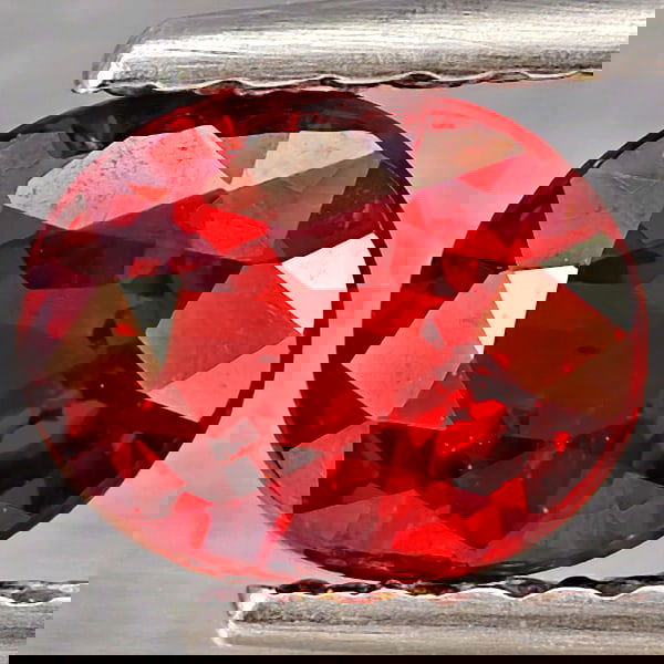 Natural Orangish Red Spessartine Garnet 0.93 Ct. Oval Shape 6.1 x 4.9 Mm Gemstones From Namibia (1 of 3)