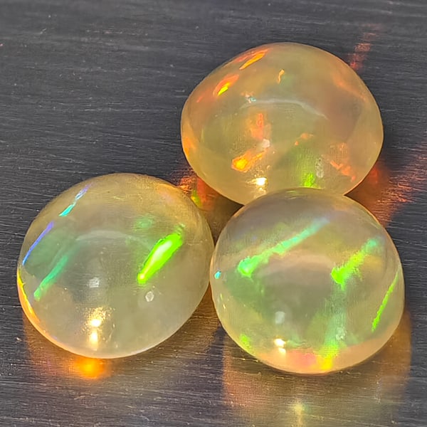Natural Multi Color Play Of Colour Opal 1.01 Ct. 3 Pcs Oval Cabochon Shape Gemstones From Ethiopia (1 of 3)