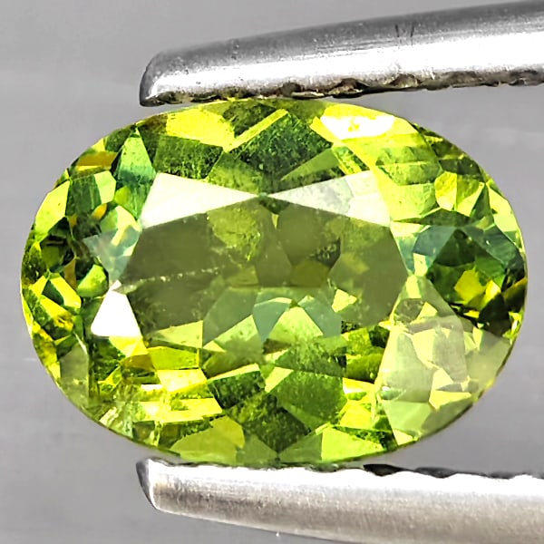 Natural Green Apatite 0.97 Ct. Oval Shape 7.6 x 5.6 Mm Gemstone From Tanzania (1 of 3)