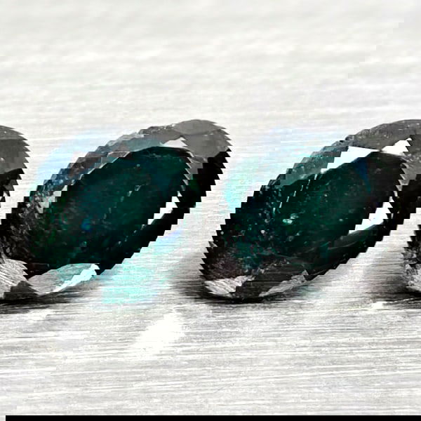 Natural Blue Loose Diamond 0.28 Ct. 2 Pcs Round Diamond Cut 2.9 Mm From Belgium: Product ID: 502100354 Product Name: Natural Natural Diamond Weight: 0.28 CT. Size: 2.9 x 2.9 x 2 MM. Shape: Round Diamond Cut Color: Blue Clarity:SI1 Luster: Good Gems Origin: Belgium Treatment: Treat